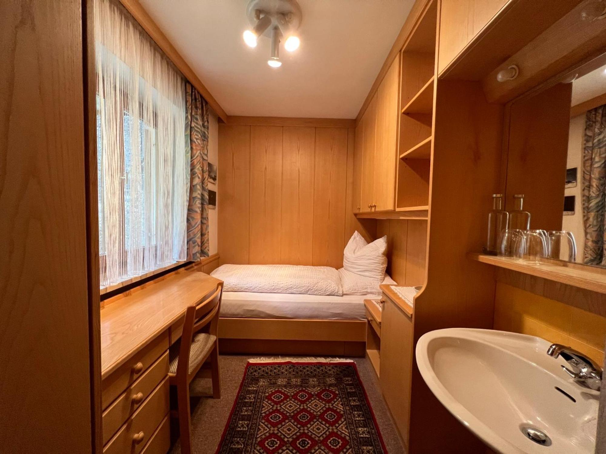Enjoy Dolomites - Chalet Santa Cristina Val Gardena Rum bild