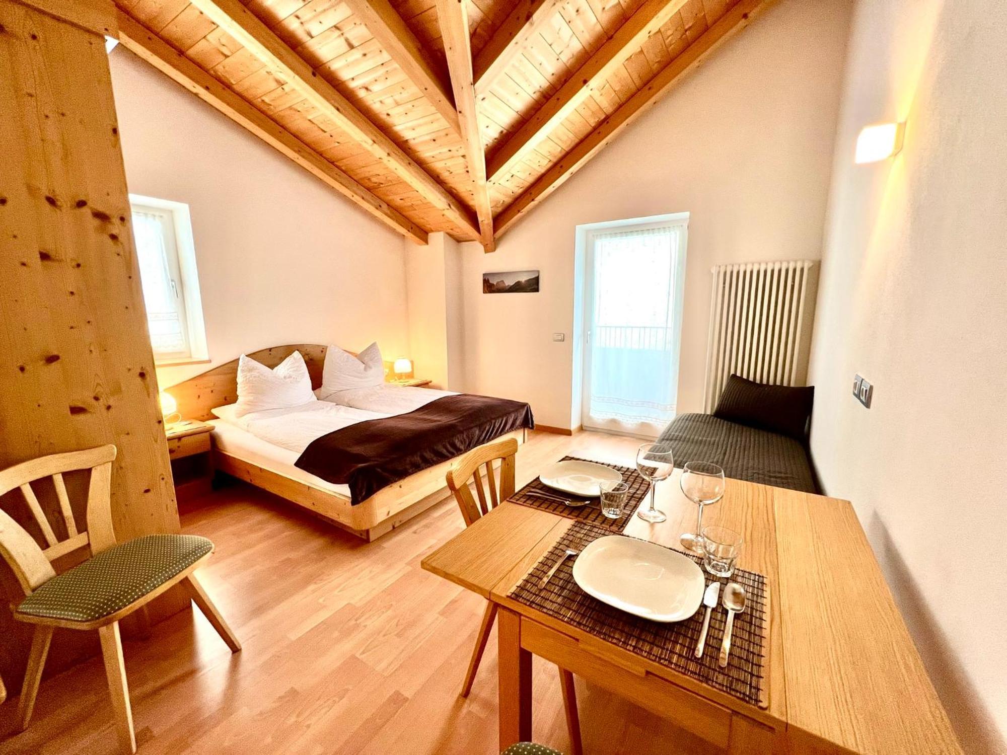 Enjoy Dolomites - Chalet Santa Cristina Val Gardena Rum bild